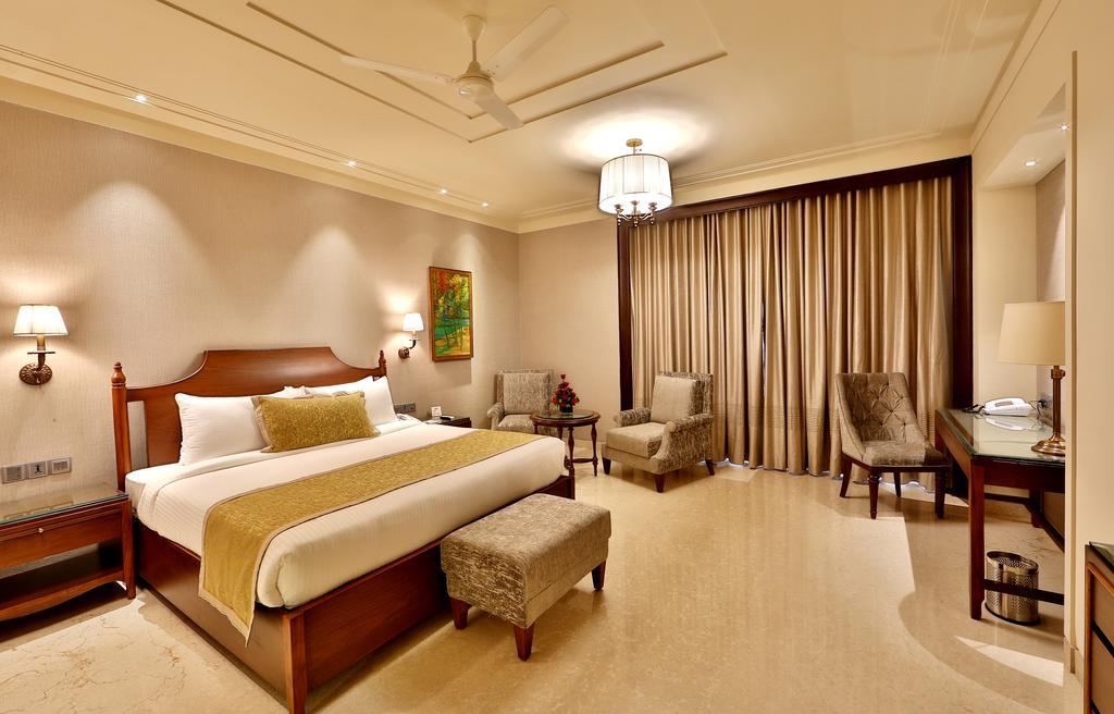 Hotel Maharaja Regency Ludhiana Exterior foto